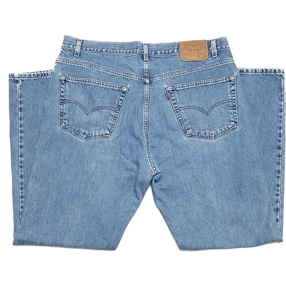 VINTAGE Levi's 505 Regular Tapered Light Wash Jean - Picture 5 of 9